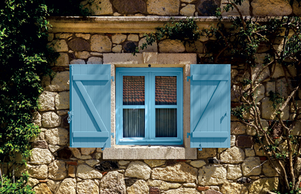 volet battant pvc bleu
