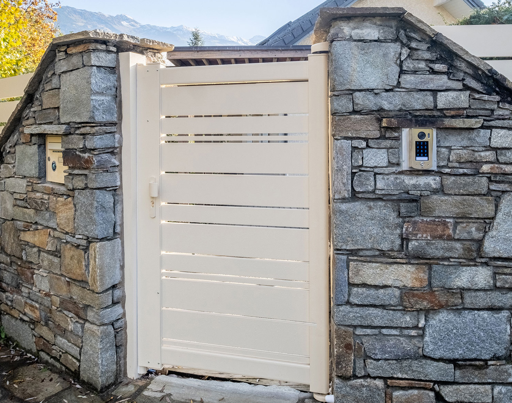 portillon ajoure aluminium spas kostum